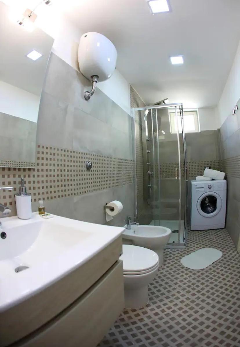 Maria Apartment Napoli Bagian luar foto